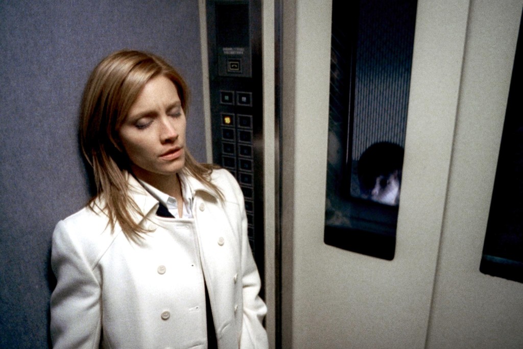 Still-of-kadee-strickland-and-yuya-ozeki-in-the-grudge-(2004)-large-picture (1)